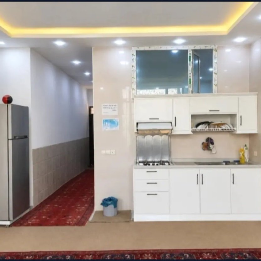 خانووی گەشتیاری تەژنە